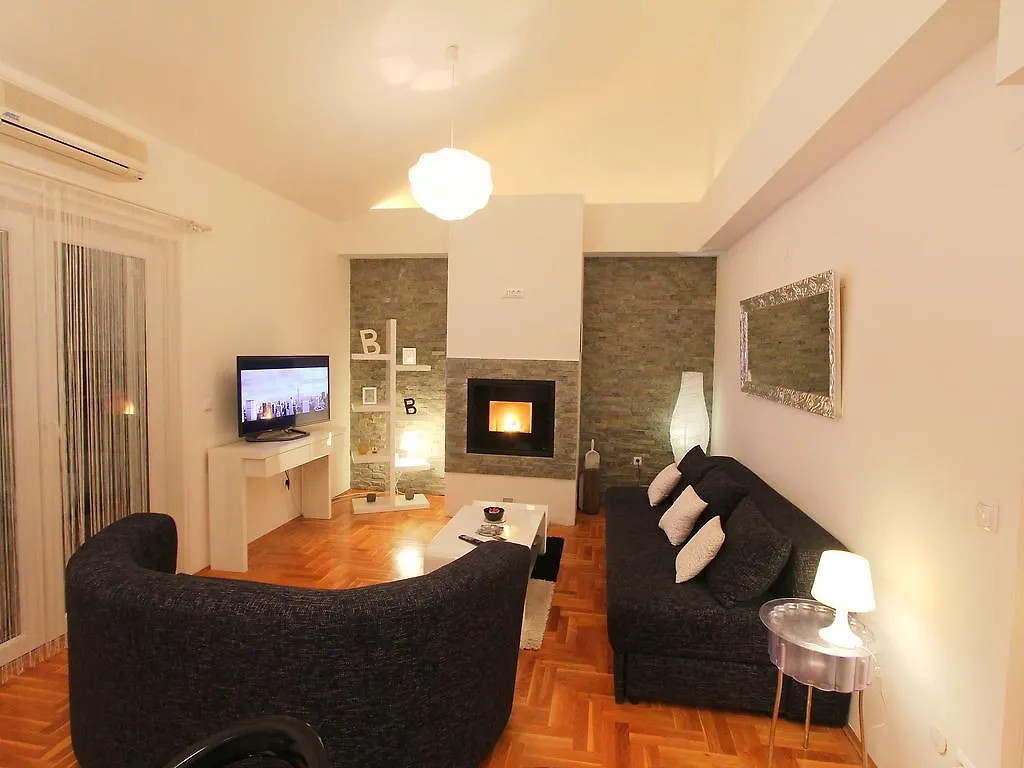 Apartment Cindy Lovran